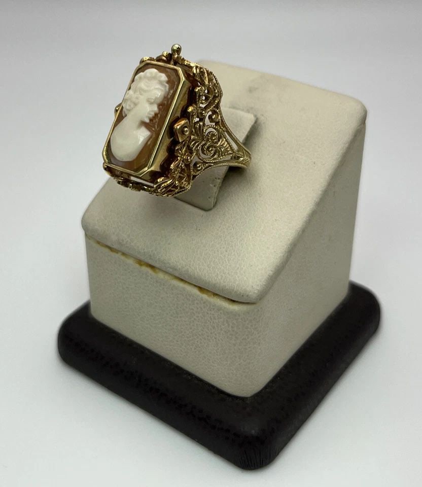 VINTAGE 14K CAMEO RING WITH SPINNER TO ONYX STONE - SIZE 4 (1 of 1)