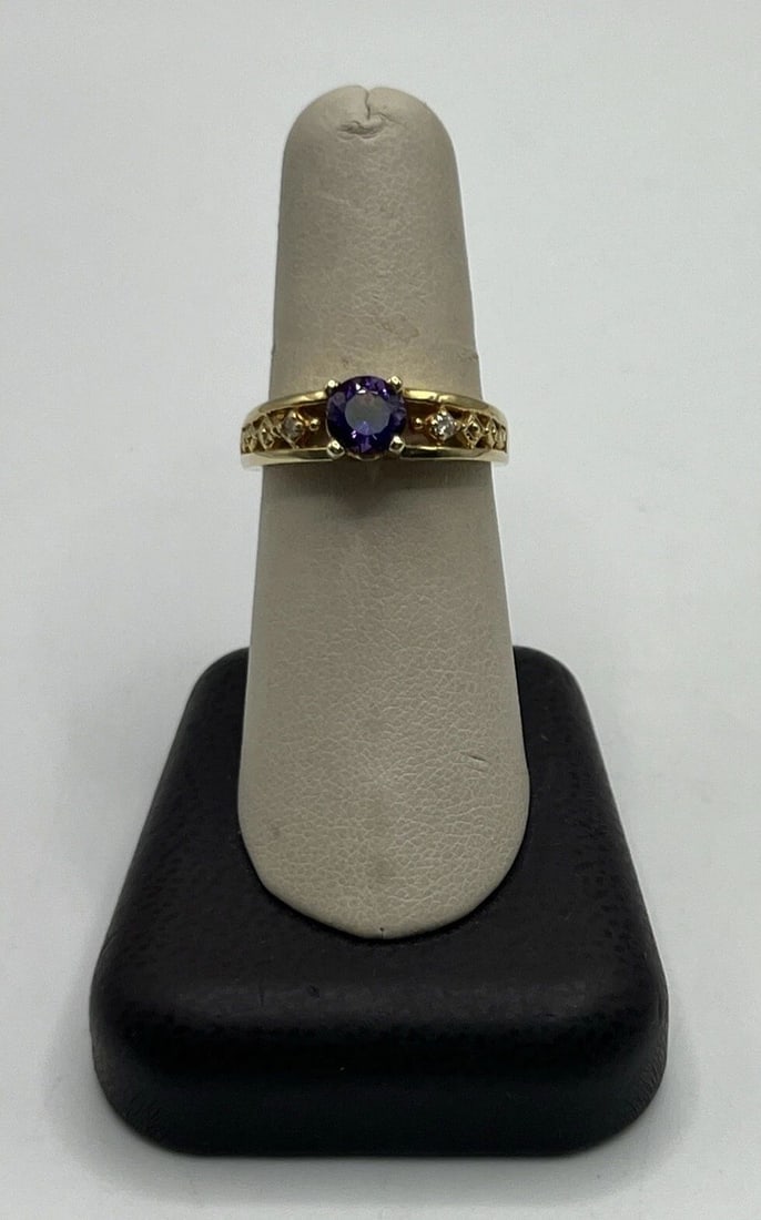 14KT YELLOW GOLD, AMETHYST & DIAMOND RING SIZE 7.5 (1 of 1)
