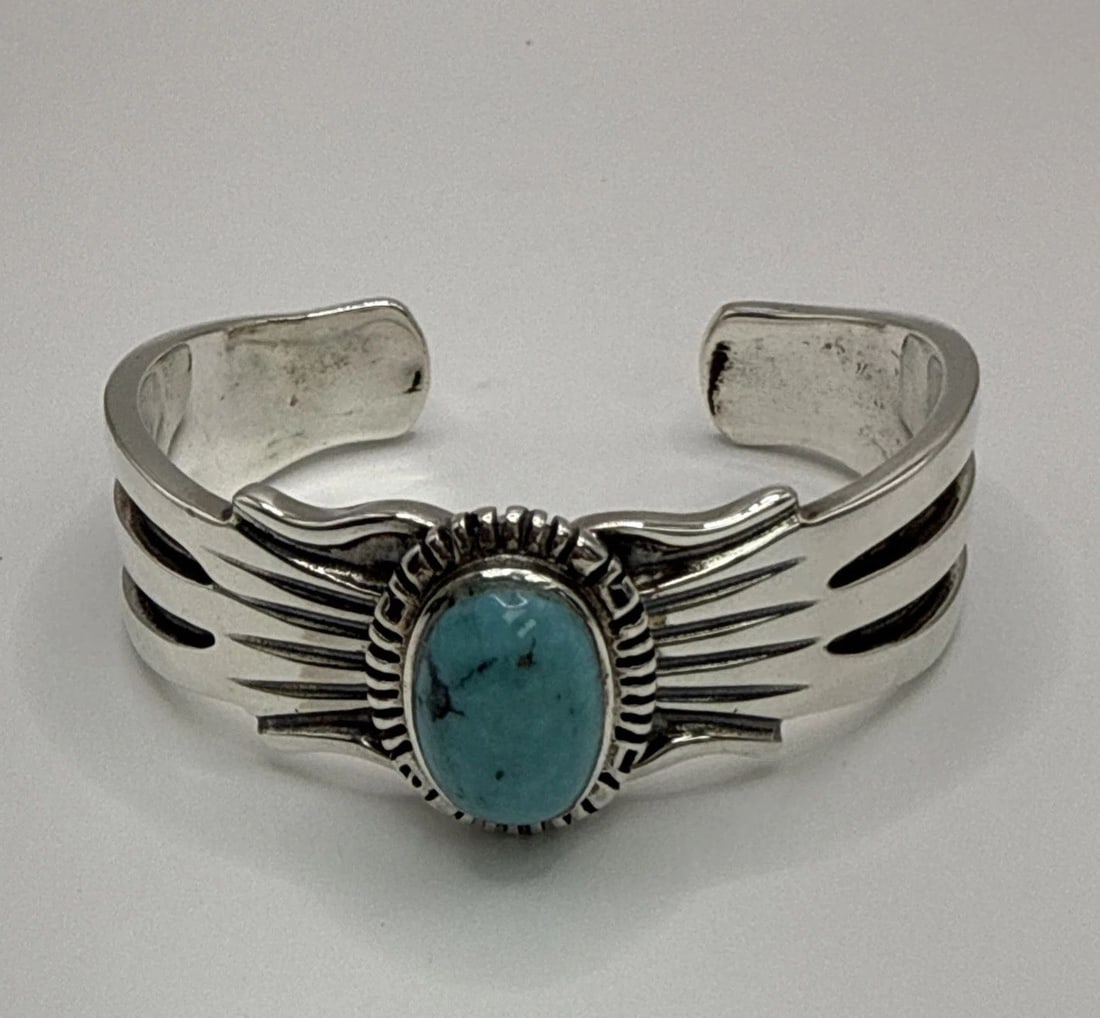 STERLING SILVER & TURQUOISE NAVAJO CUFF BRACELET 61 G This Sterling Silver & Turquoise Navajo Cuff (1 of 1)