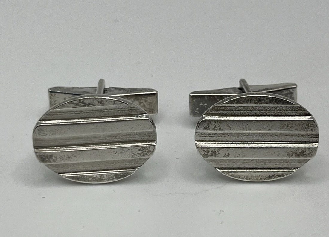 TIFFANY & CO. STRIPPED CUFFLINKS STERLING SILVER (1 of 2)