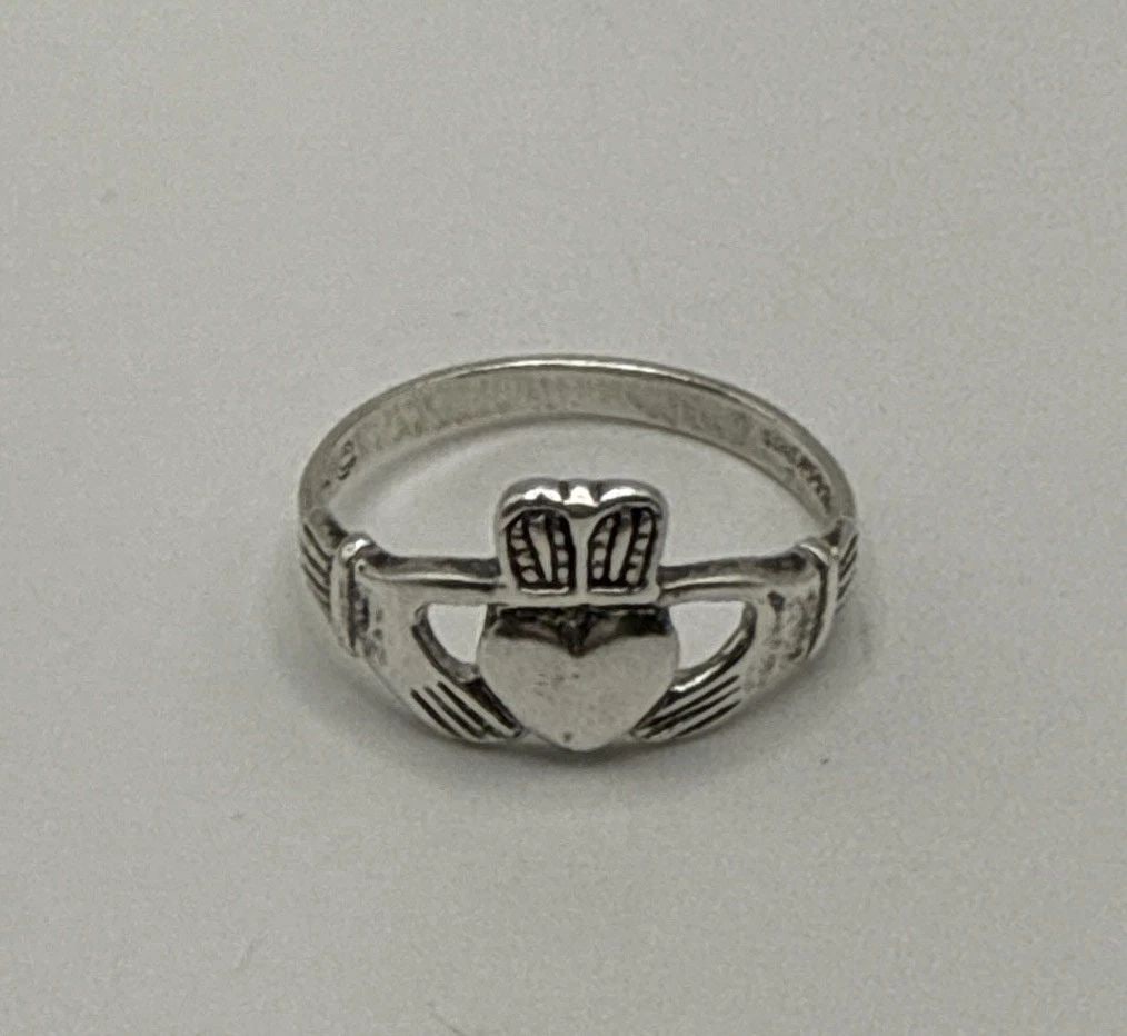 STERLING SILVER CLADDAGH RING SIZE 11 (1 of 1)