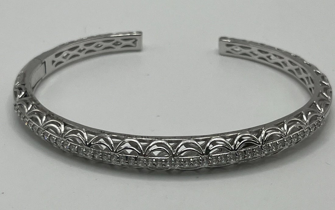 TACORI IV SIGNED STERLING SILVER CLEAR STONES HINGED CUFF BRACELET 925 (1 of 1)