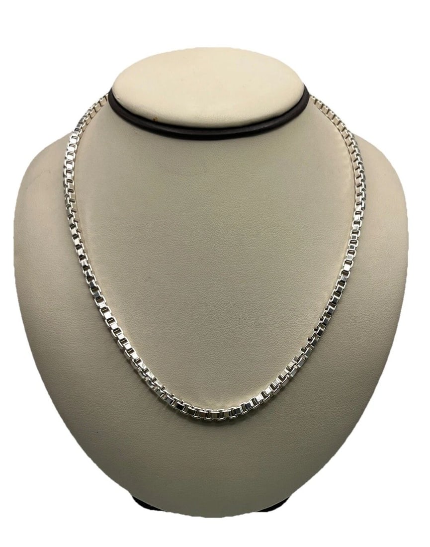 18" BOX CHAIN NECKLACE 37.9 GRAMS: 18" BOX CHAIN NECKLACE 37.9 GRAMS 18" BOX CHAIN NECKLACE 37.9 GRAMS This 18" box chain necklace is a beautiful addition to any jewelry collection. Crafted from high-quality sterling silver, this neckl