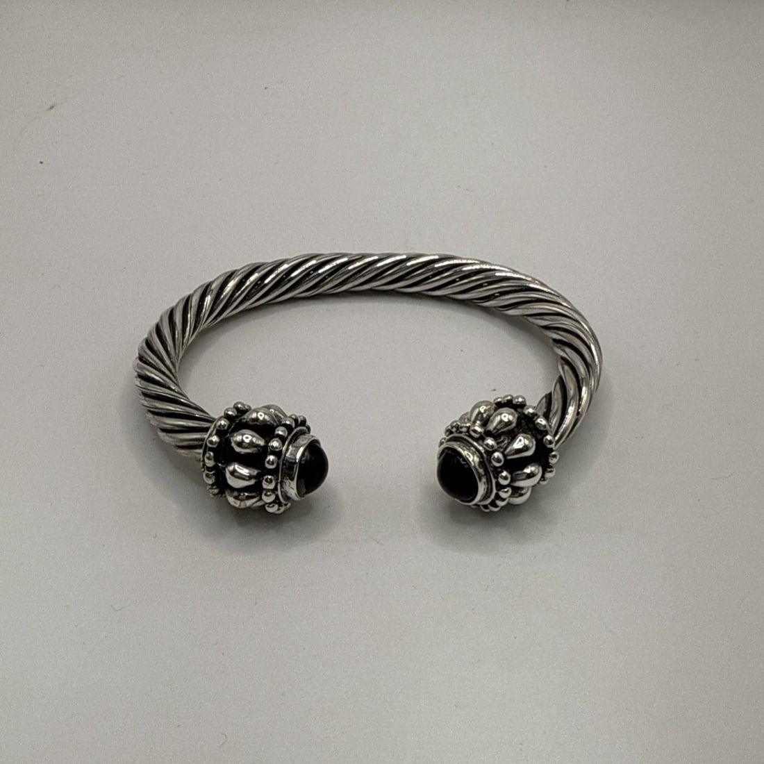 STERLING SILVER TWISTED CABLE BRACELET WITH ONYX STONES (1 of 2)