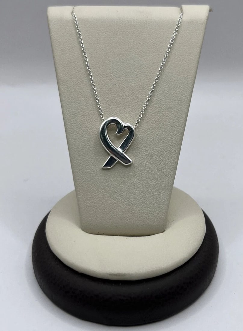 TIFFANY & CO PALOMA PICASSO HEART PENDANT NECKLACE 17": Tiffany & Co Paloma Picasso Heart Pendant Necklace 17" Tiffany & Co Paloma Picasso Heart Pendent Necklace 17" Weight is approximately 2.7 g Sterling Silver 925