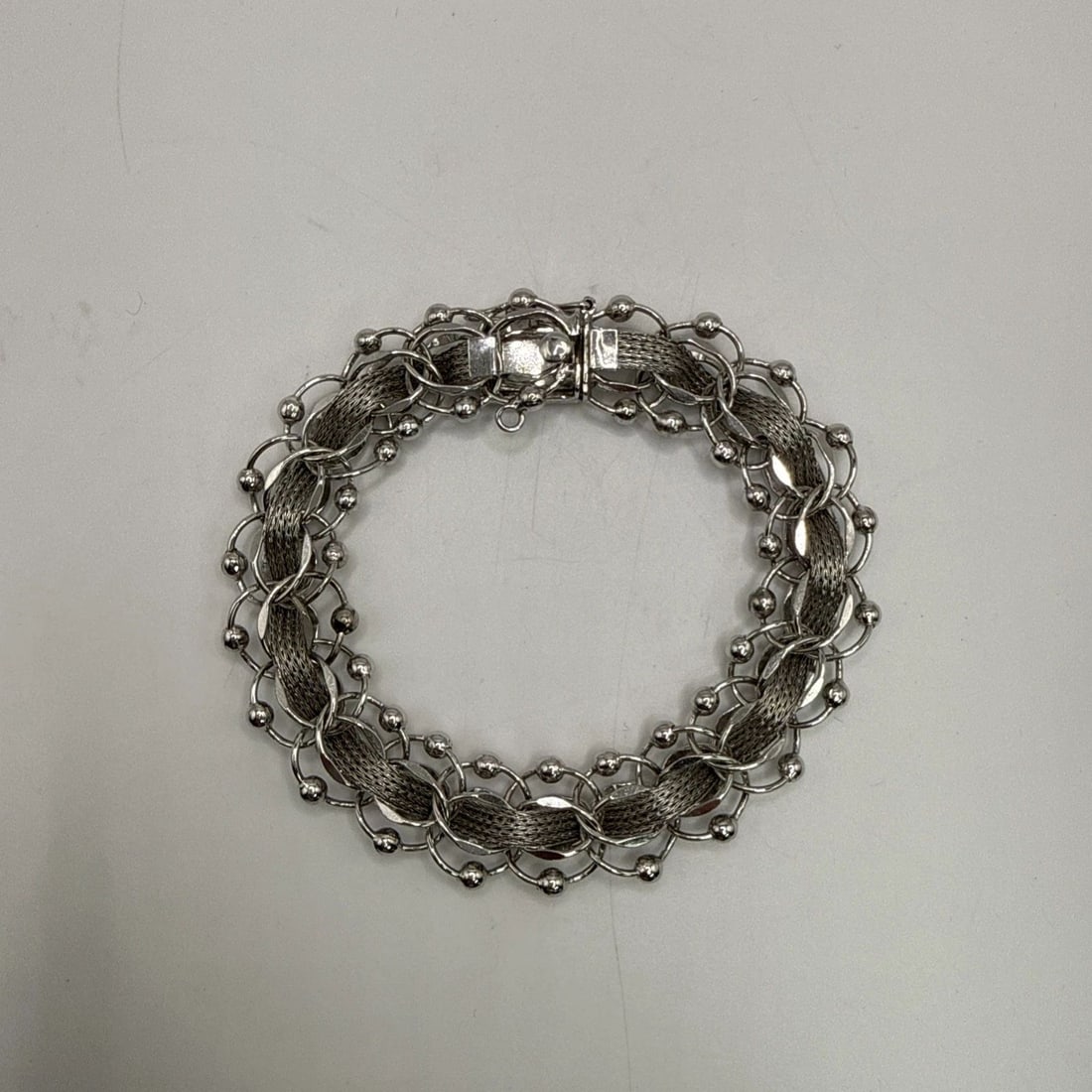 7.5" STERLING SILVER CHARM BRACELET 23.1 GRAMS (1 of 2)