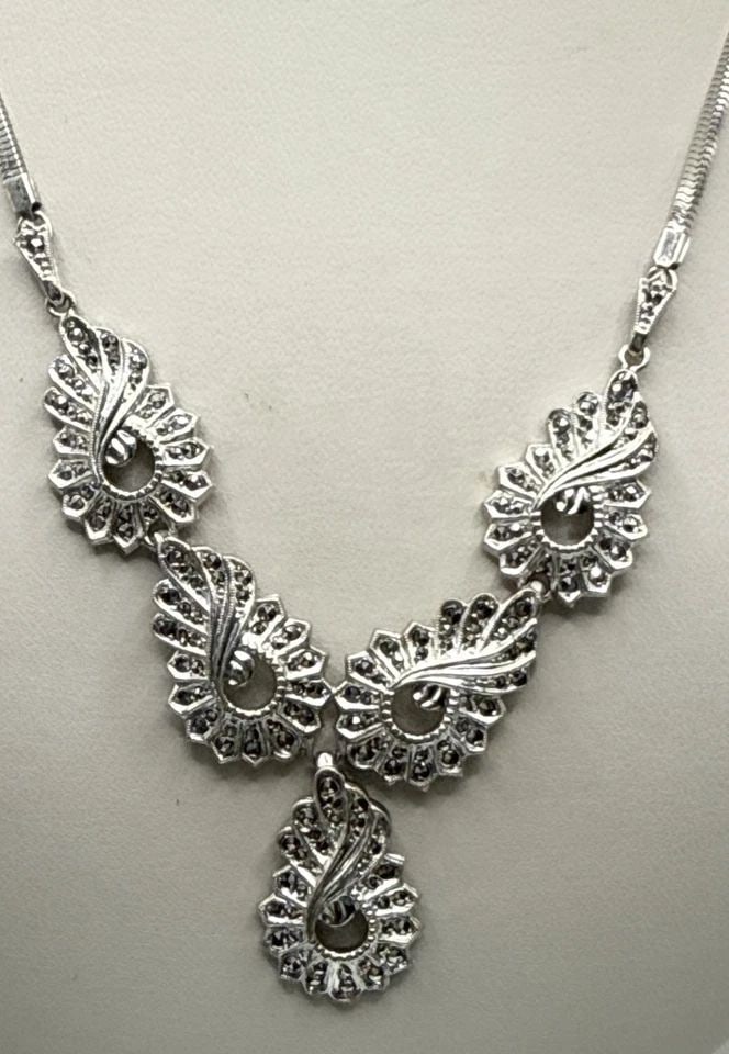 STERLING SILVER & MARCASITE LEAF DESIGN NECKLACE 15" (1 of 1)