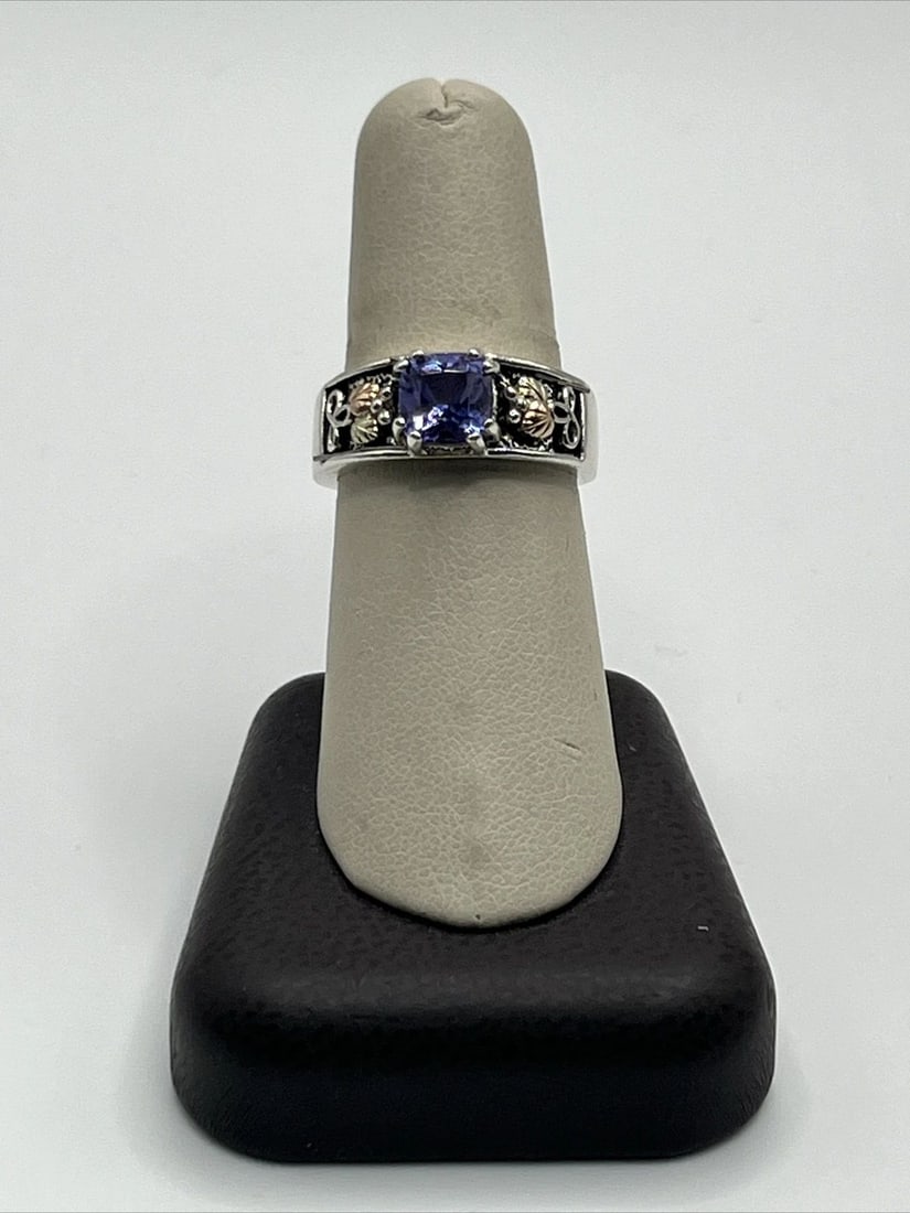 STERLING SILVER SIZE 8 RING WITH PURPLE STONE (1 of 2)