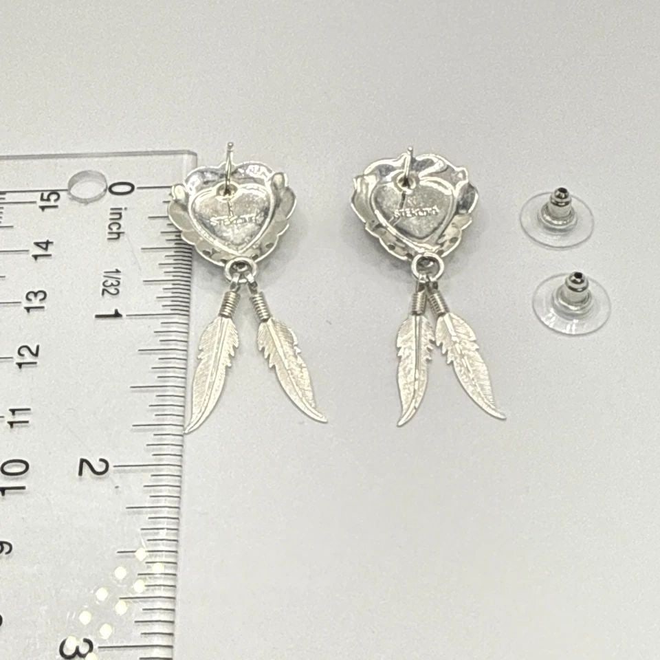 MALACHITE & STERLING SILVER HEART & DANGLING FEATHER EARRINGS NAVAJO (1 of 1)