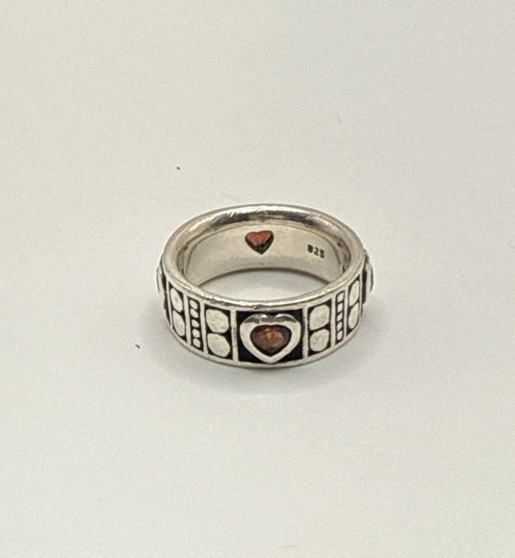 STUNNING STERLING SILVER 925 HEART CUT PINK SPINEL PASSION LOVE BAND RING SIZE 6: STUNNING STERLING SILVER 925 HEART CUT PINK SPINEL PASSION LOVE BAND RING SIZE 6 This stunning sterling silver ring features a beautiful heart cut pink spinel stone, symbolizing passion and love. The 