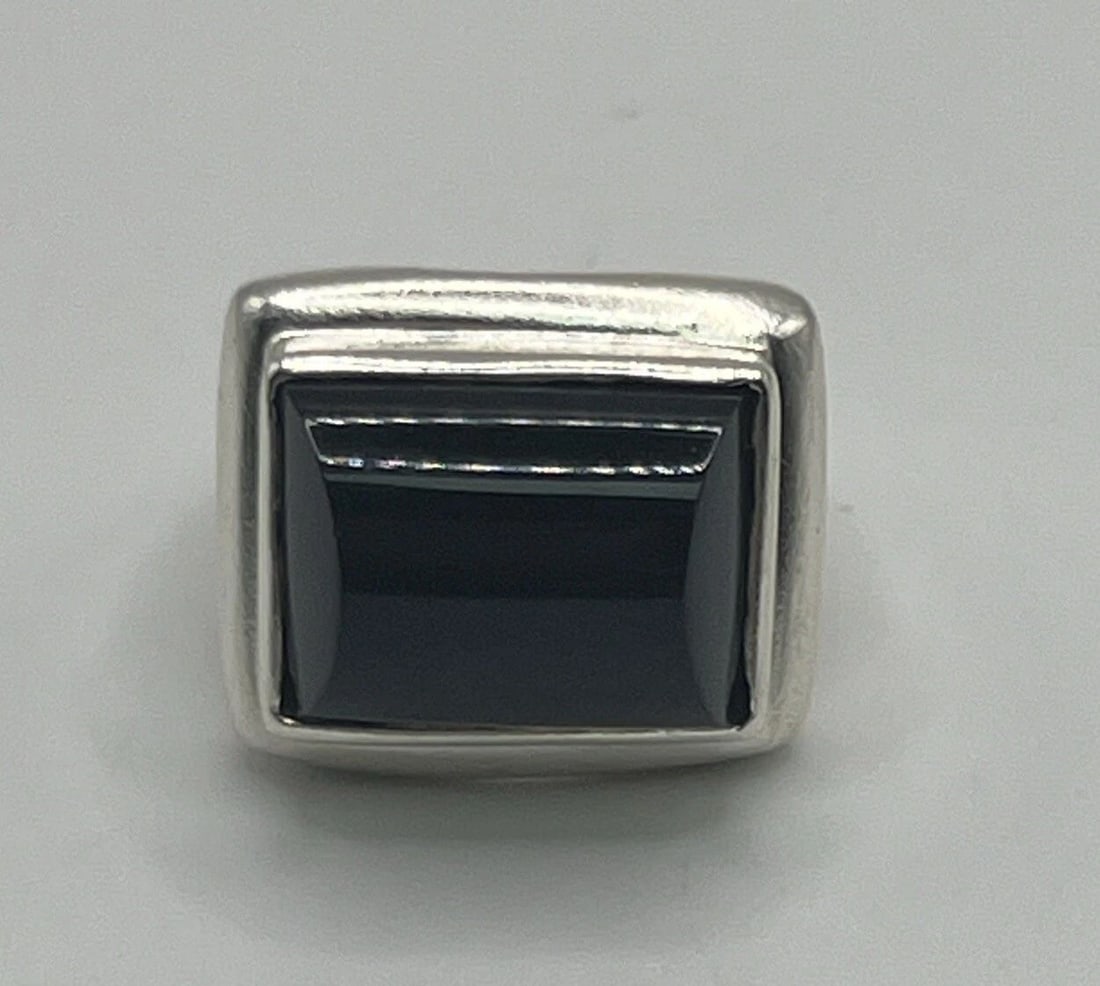 STERLING SILVER & BLACK ONYX RING SIZE 4.5 (1 of 2)