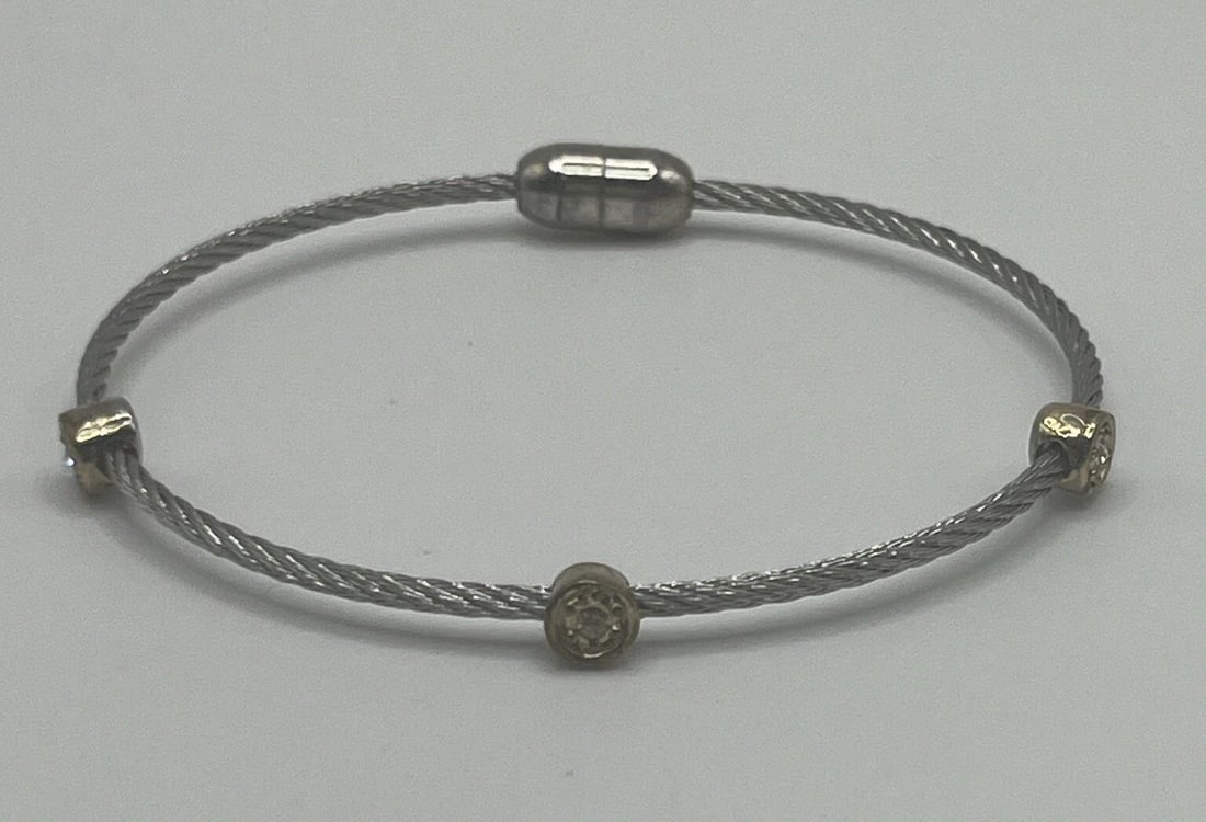 7" CABLE LINK MAGNETIC BRACELET WITH 3 COLORLESS STONES (1 of 2)