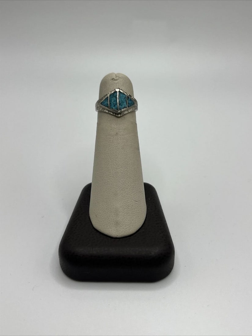 STERLING SILVER RING WITH TURQUOISE CHIP INLAY SIZE 4.75 (1 of 2)