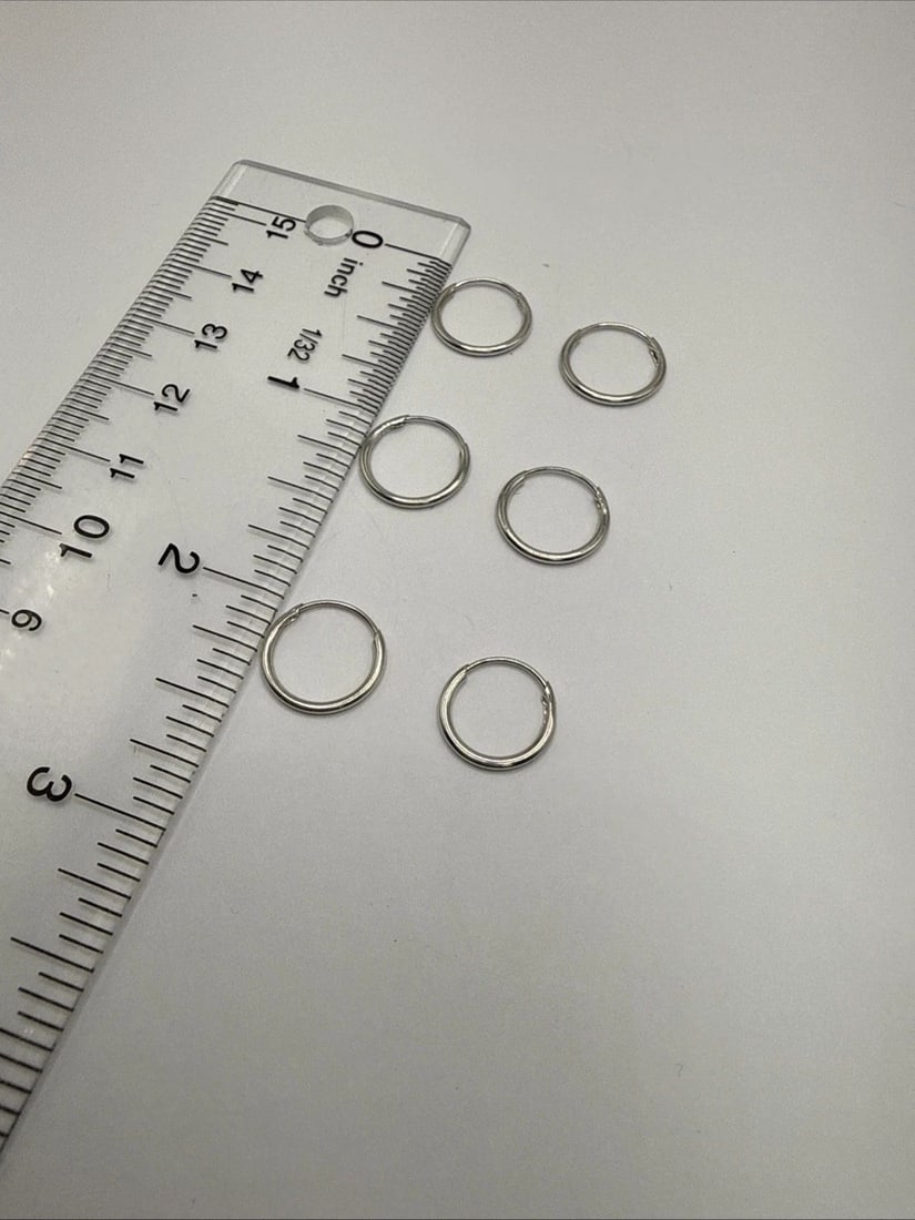 SMALL SILVER CIRCLE/HOOP EARRINGS (1 of 2)