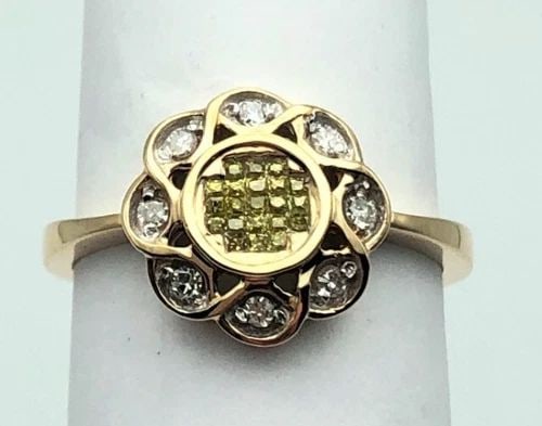 14K GOLD SUN FLOWER STYLE RING WITH WHITE/YELLOW DIAMONDS (SIZE 7.25) 3.5 GRAM: 14K GOLD SUN FLOWER STYLE RING WITH WHITE AND YELLOW DIAMONDS (SIZE: 7.25) 14k Gold Sun Flower style Ring with White and Yellow Diamonds You are bidding on a 14k Gold Sun Flower style Ring with White 