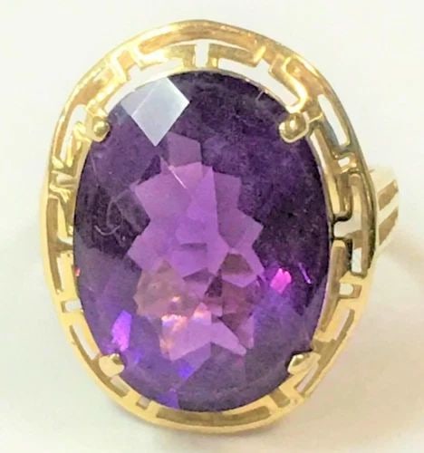 14K YELLOW GOLD RING WITH 8.75CT AMETHYST (SIZE: 6) 4.1 GRAMS: 14K YELLOW GOLD RING WITH AMETHYST (SIZE: 6) 14k Yellow Gold Ring with Amethyst You are bidding on a pre-owned 14k Yellow Gold Ring with Amethyst. The ring and center stone have marks and scratches on