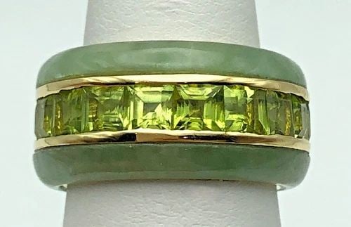 14K YELLOW GOLD JADE BAND WITH PERIDOT (SIZE 7.75) 7.4G (1 of 2)