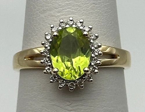 14K GOLD RING WITH PERIDOT AND 0.20CTW DIAMONDS (SIZE 5.75) 3.2 GRAMS (1 of 2)
