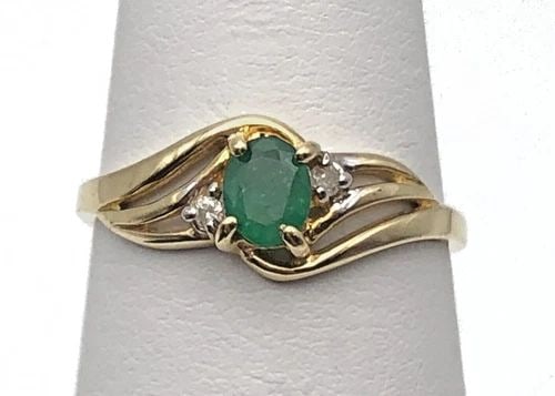 NEW 14K GOLD RING WITH NATURAL EMERALD AND 0.03CTS OF DIAMONDS (SIZE: 7) 1.7 GR (1 of 2)