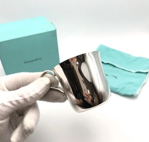 TIFFANY & CO. SMALL TEA CUP / MUG 925 STERLING SILVER D.N.S. MONOGRAM 110.6G: TIFFANY & CO. SMALL TEA CUP / YOUTH MUG 925 STERLING SILVER D.N.S. MONOGRAM Tiffany & Co. Small Tea Cup / Youth Mug 925 Sterling Silver D.N.S. Monogram You are bidding on a Tiffany & Co. Small Tea Cup