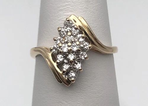 14K GOLD RING WITH 0.32CTW DIAMOND CLUSTER MARQUISE SHAPE (SIZE 6) 3 GRAMS (1 of 2)