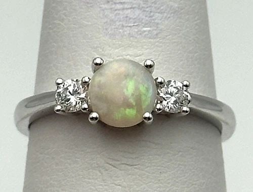 14K WHITE GOLD RING WITH WHITE OPAL AND 0.20CTW VVS/VS DIAMONDS (SIZE 7) 2.6GR (1 of 2)