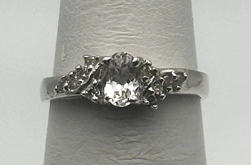 NEW 14K WHITE GOLD RING AQUAMARINE AND 0.11CTW DIAMONDS (SIZE 6.25) 2.7G: 14K WHITE GOLD RING A GENUINE AQUAMARINE AND DIAMONDS (SIZE: 6.25) 14k White Gold Ring a Genuine Aquamarine and Diamonds You are bidding on a 14k White Gold Ring a Genuine Aquamarine and Diamonds. The