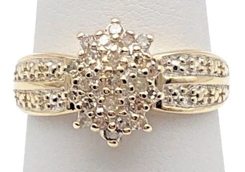 10K GOLD RING, OVAL SHAPED CLUSTER HEAD, 0.25CTW DIAMONDS (SIZE 7.25) 2.7 GRAM (1 of 2)
