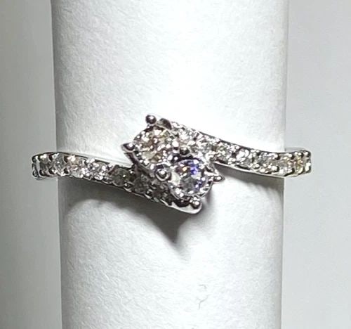 NEW 14K WHITE GOLD RING WITH 0.33CTW DIAMONDS (SIZE 7.25) 2.2 GRAM (1 of 2)