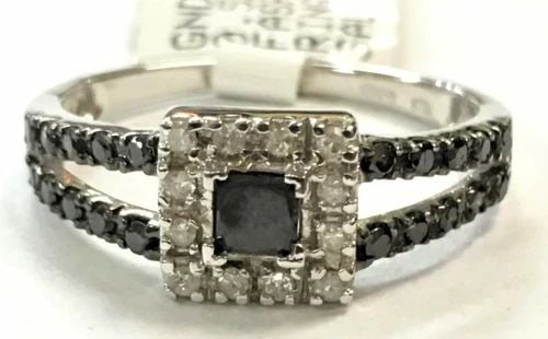 NEW 14K WHITE GOLD RING WITH BLACK AND WHITE DIAMONDS (SIZE 7.25) 2.1 GRAM (1 of 2)