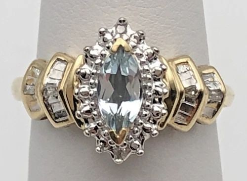 10K GOLD RING WITH AQUAMARINE AND 0.05CTW DIAMONDS (SIZE 7.25) 3.1 GRAM (1 of 2)