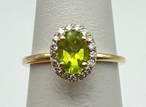 14K YELLOW GOLD RING WITH PERIDOT AND 0.17CTW DIAMONDS (SIZE 4.75) 2.3 GRAMS (1 of 2)