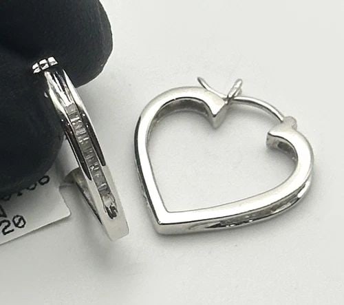 NEW 10K WHITE GOLD HEART SHAPED HOOP EARRINGS WITH 0.25CTS DIAMONDS 3.4G (1 of 2)