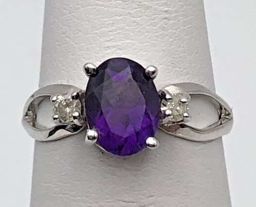 14K WHITE GOLD RING WITH AMETHYST AND 0.12CTW DIAMONDS (SIZE 5.75) 2.4 GRAMS (1 of 2)