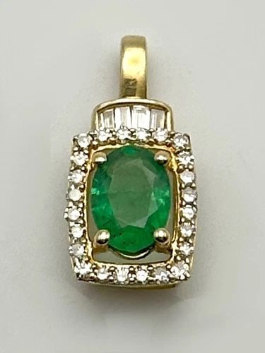 10K GOLD PENDANT, LAB CREATED EMERALD, 0.33CTW NATURAL DIAMONDS 0.9 GRAMS: 10K GOLD PENDANT WITH LAB CREATED EMERALD AND 0.33CTS OF NATURAL DIAMONDS 10k Gold Pendant with Lab Made Emerald and 0.33cts of Natural Diamonds Condition: Used, has been cleaned Material: 10k Yellow 