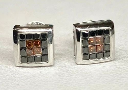 14K WHITE GOLD SQUARE EARRINGS WITH 0.66CTW BLACK & ORANGE DIAMONDS 2.1 GRAM: 14k White Gold Square Earrings with 0.66cts of Black & Orange Diamonds You are bidding on a pre-owned 14k white gold Earrings Black and Orange Diamonds. The earrings have minor scuffs and scratches fr