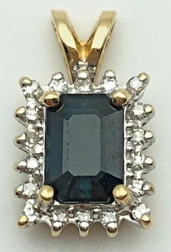 14K GOLD SQUARE SHAPED PENDANT WITH NATURAL SAPPHIRE, 0.09CTW DIAMONDS 1.8 GRAM: 14K GOLD SQUARE SHAPED PENDANT WITH NATURAL SAPPHIRE AND 0.09CTS OF DIAMONDS 14k Gold Square shaped Pendant with Natural Sapphire and 0.09cts of Diamonds Condition: Used Material: 14k Yellow Gold Pend