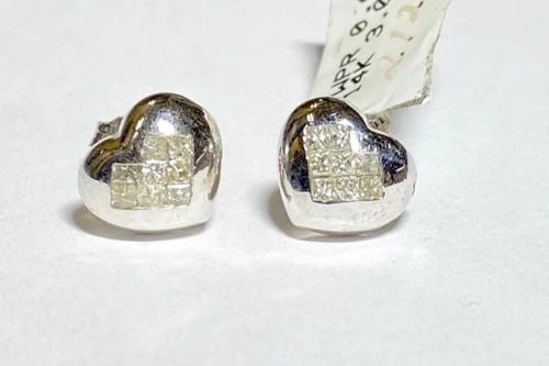 NEW 14K WHITE GOLD HEART EARRINGS 0.40CTW PRINCESS CUT NATURAL DIAMONDS 2 GRAMS: 14K WHITE GOLD HEART EARRINGS WITH 0.40CTS DIAMONDS 14K White Gold Heart Earrings with 0.40CTS Diamonds You are bidding on a new with tags 14K White Gold Heart Earrings with 0.40CTS Diamonds. The earr