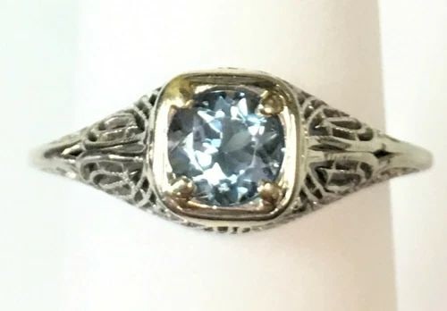 14K WHITE GOLD FILIGREE RING WITH AQUAMARINE (SIZE 5.5) 2.1 GRAMS: 14K WHITE GOLD FILIGREE RING WITH AQUAMARINE (SIZE: 5.5) 14k White Gold Filigree Ring with Aquamarine You are bidding on a pre-owned 14k White Gold Filigree Ring with Aquamarine. The ring has marks an