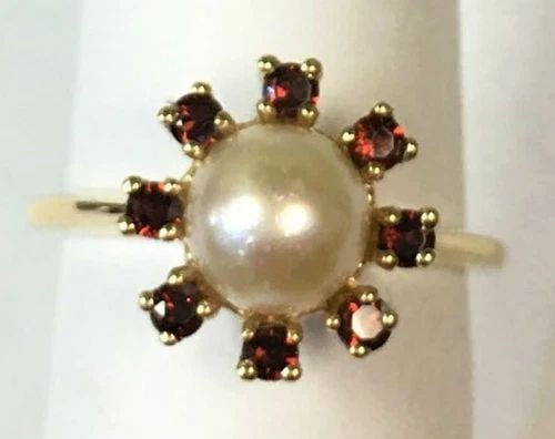 14K GOLD RING WITH CENTER 6.5MM PEARL AND 0.40CTW GARNETS (SIZE 5.75) 3.2 GRAM (1 of 2)