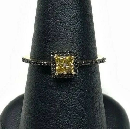 NEW 10K GOLD RING WITH 0.35CTW YELLOW & BLACK DIAMONDS (SIZE 6.5) 2 GRAM: WOMEN'S 10K YELLOW GOLD RING WITH YELLOW AND BLACK DIAMONDS NEW Women's 10k Yellow Gold Ring with Yellow and Black Diamonds NEW You are bidding on a new with defects Women's 10k Yellow Gold Ring with 