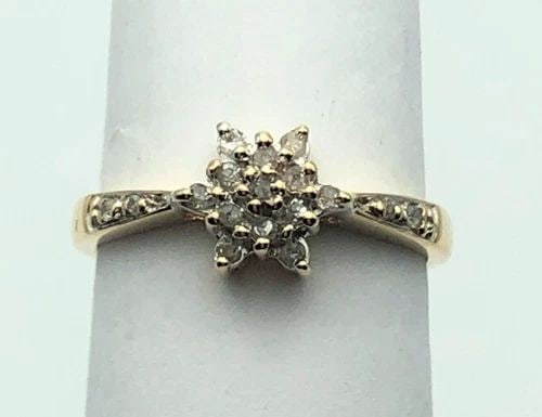 10K GOLD RING WITH STAR HEAD AND 0.25CTW DIAMONDS (SIZE 7) 2.4 GRAM (1 of 2)