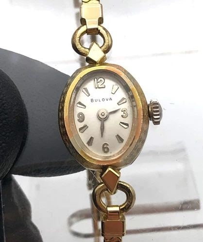 VINTAGE LADIES BULOVA 14K YELLOW GOLD WATCH, 21 JEWELS MOVEMENT, TRI-TONED BEZEL (1 of 2)