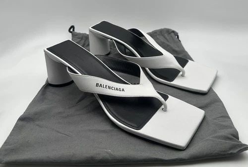 BALENCIAGA DOUBLE SQUARE BLOCK HEEL LEATHER THONG WHITE SANDAL EU: 38 US: 7.5: Balenciaga Double Square Block Heel Leather Thong White Sandal Condition: Very Lightly Worn, Moved around in inventory. There are marks and scuffs on the dust cover as well as the bottoms of the shoes