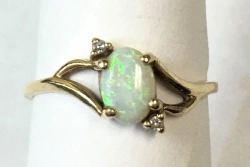 10K GOLD RING, OVAL NATURAL OPAL, 0.02CTS DIAMONDS (SIZE 7) 1.8 GRAM (1 of 2)
