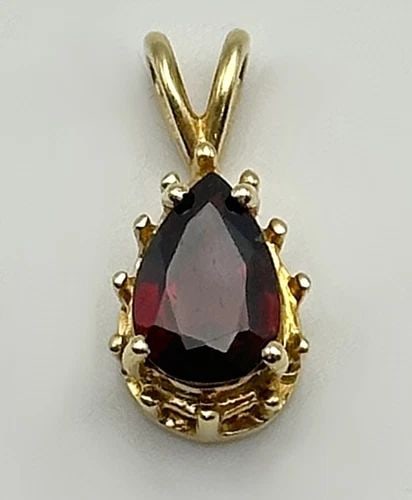 14K GOLD PEAR SHAPED PENDANT WITH GARNET 1.6 GRAMS (1 of 2)