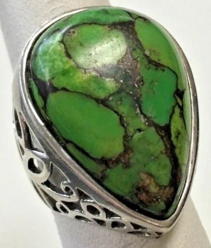 STERLING SILVER RING WITH PEAR GREEN TURQUOISE (SIZE 5) 9.2 GRAMS (1 of 2)