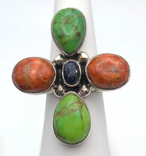 NEW 925 STERLING SILVER CROSS RING WITH LAPIS AND CORAL (SIZE 6.75) 15.9 GRAM: 925 STERLING SILVER + SHAPED RING SET WITH LAPIS AND CORAL STONES SIZE: 6.75 925 Sterling Silver + shaped Ring set with Lapis and Coral stones Condition: New with some display wear/light marks from in