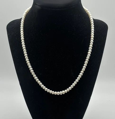 FRESH WATER 5MM CULTURED PEARL NECKLACE 10K GOLD CLASP ( 18 INCH ) 16.5 GRAM: FRESH WATER 5MM CULTURED PEARL NECKLACE 10K GOLD CLASP 18" Fresh Water 5mm Cultured Pearl Necklace 10k Gold Clasp Condition: Used, has marks scratches and signs of wear Material: 14k Yellow Gold for t