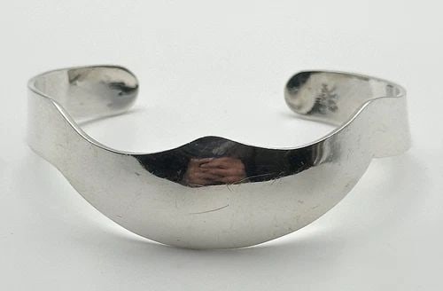 925 MEXICO STERLING SILVER CURVED CUFF / BRACELET (6.75 INCH) 19.6 GRAMS (1 of 2)